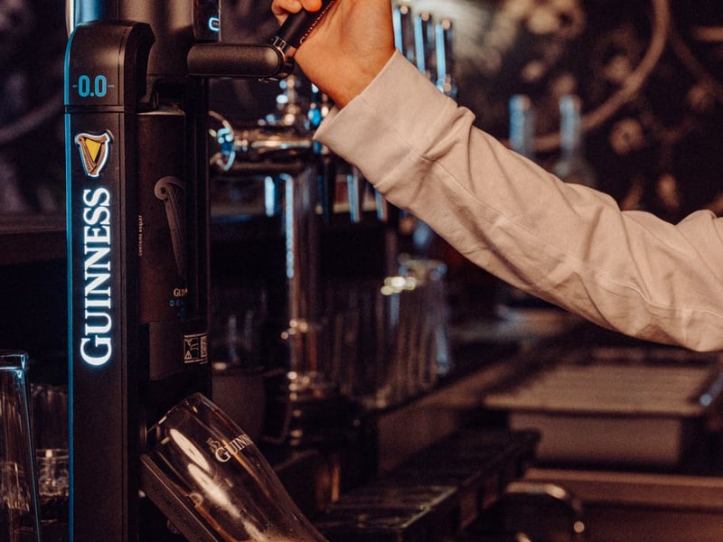 The Old Vic Guinness pour