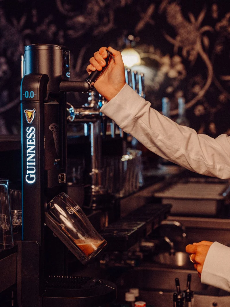 The Old Vic Guinness pour