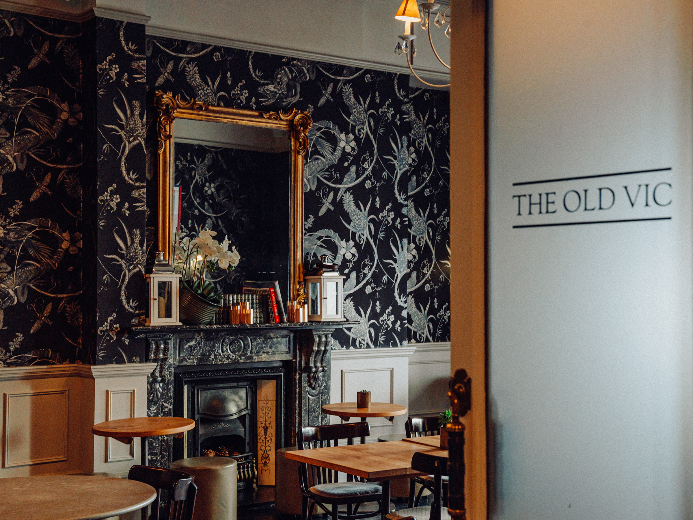 The cosy interior of The Old Vic pub